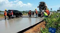 Sempat Dikeluhkan Warga, Jalan Tanjung Bunga Mulai Diperbaiki