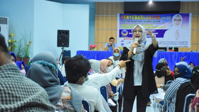 Ketua Komisi B DPRD Makassar, Andi Rachmatika Dewi sosialisasikan Penyebarluasan Perda Perlindungan Sumbar Daya Nelayan, di Gedung Poltekkes, Kelurahan Tidung, Sabtu (6/11/2021).