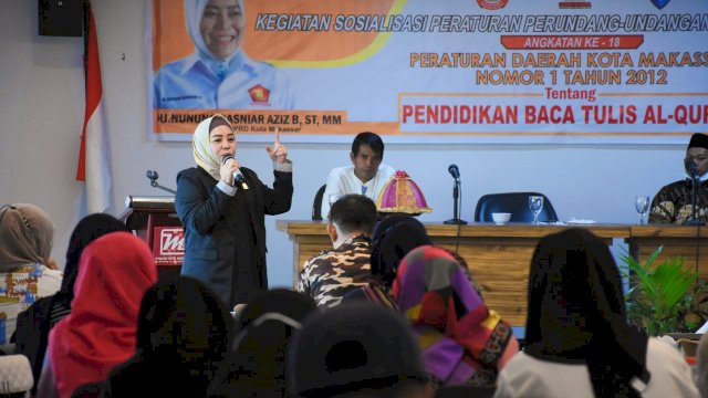 Legislator Gerindra Makassar, Nunung Dasniar sosialisasikan Perda Pendidikan Baca Tulis Al-Quran, di Hotel D'Maleo, Selasa (23/11/2021).