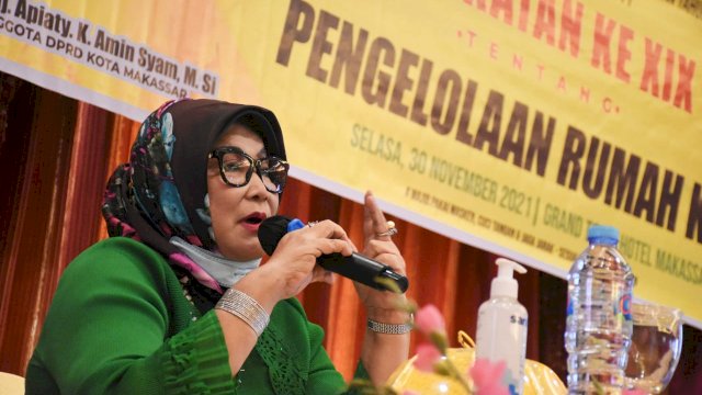 Anggota DPRD Makassar, Apiaty Amin Syam sosialisasikan Perda Pengelolaan Rumah Kost, di Hotel Grand Town, Selasa (30/11/2021).