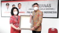 Kumpulkan 1.182 Kantong Darah Dalam Sehari, Ketua PMI Sulsel Terima Penghargaan LEPRID