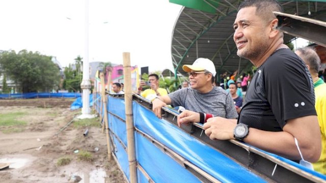 CEO PSM Makassar Munafri Arifuddin (Appi) meninjau kesiapan Lapangan Andi Makkasau sebagai tempat latihan PSM Makassar.