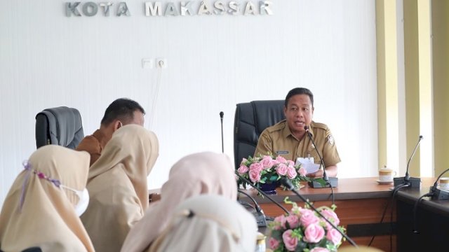 Plt Sekretaris DPRD Makassar H Dahyal beserta pejabat Sekretariat DPRD melaksanakan Rapat Koordinasi (Rakor) menjelang HUT Makassar, di ruang Rapat Sekretariat DPRD Makassar, Senin (8/11/2021).