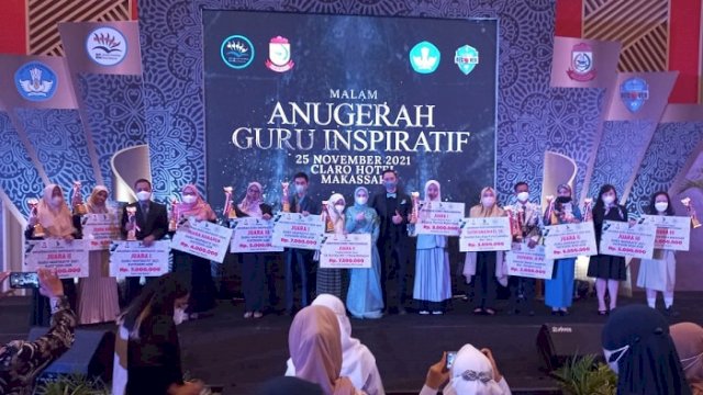 Dewan Pendidikan Makassar Beri Penghargaan 10 Guru Berprestasi dan Berdedikasi