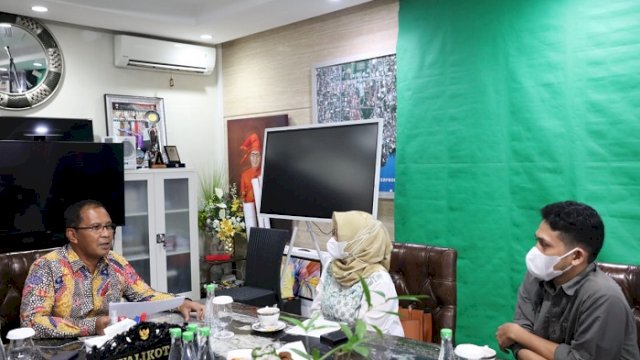 Walikota Makassar Moh Ramdhan &ldquo;Danny&rdquo; Pomanto saat menerima mitra USAID Makassar, di kediaman pribadinya Jalan Amirullah, Minggu (21/11/2021).