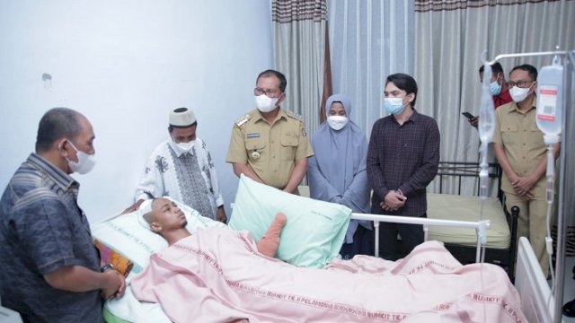 Jenguk Dua Korban di RS, Walikota Tanggung Biaya Pengobatan