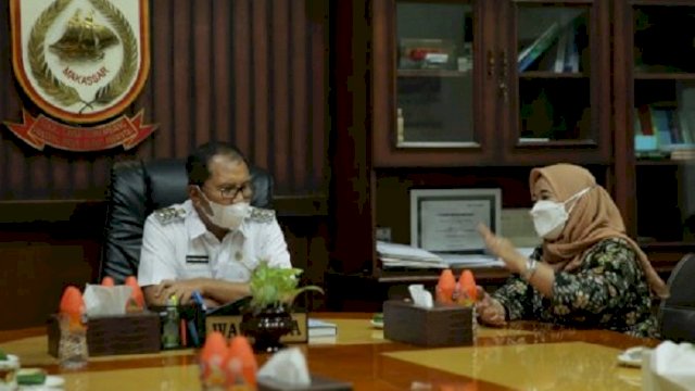 Walikota Makassar Moh Ramdhan "Danny" Pomanto saat menerima kunjungan Bupati Kabupaten Sleman Kustini Sri Purnomo di Kantor Balaikota Makassar, Jalan Ahmad Yani, Rabu (8/12/2021).