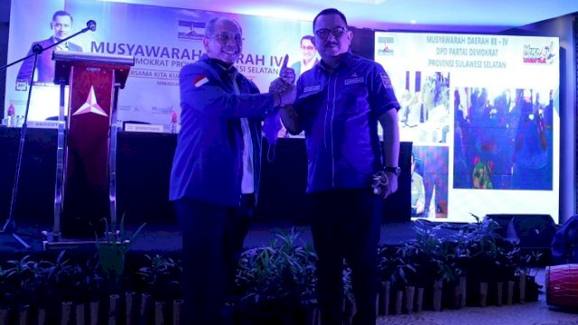 Ilham Arief Siradjuddin dan Ni'matullah di arena Musda Partai Demokrat Sulsel, Rabu (22/12/2021).