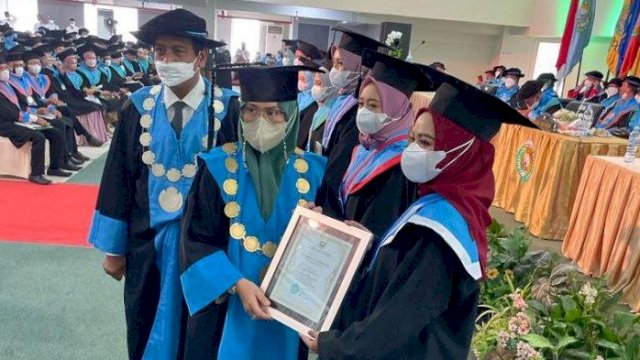 Wisuda 682 Sarjana, Ini Pesan Rektor UIM
