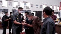 Pemkab Gowa Serahkan Ranperda Retribusi PBG, Adnan: Meminimalisir Potensi Hilangnya PAD