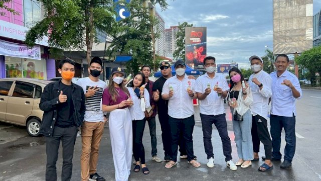 Karang Taruna Sulsel Bagi-bagi Masker dan Hand Sanitizer