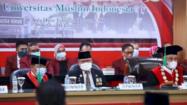 Walikota Parepare Taufan Pawe menghadiri Rapat Senat Fakultas Hukum UMI di Aula Hidjaz Fakultas Hukum UMI Makassar, Selasa (4/1/2022).