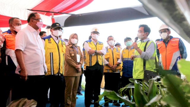 Wakil Wali Kota Makassar, Fatmawati Rusdi menghadiri Groundbreaking Makassar New Port (MNP), di Kecamatan Tallo, Senin (7/2/2022).