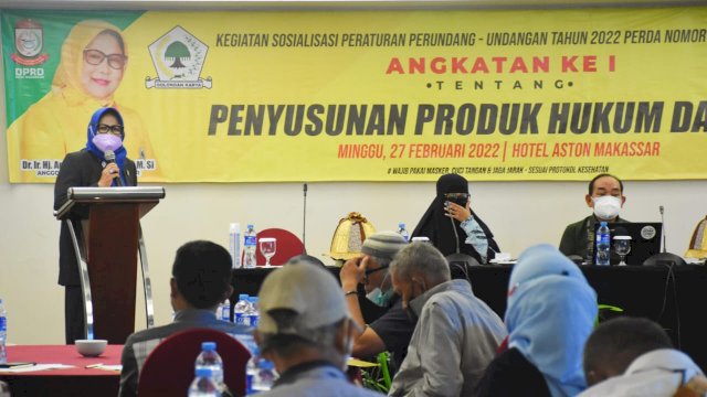 Legislator Golkar Makassar, Apiaty K Amin Syam sosialisasikan Perda Penyusunan Produk Hukum, di Hotel Aston, Minggu (27/2/2022).
