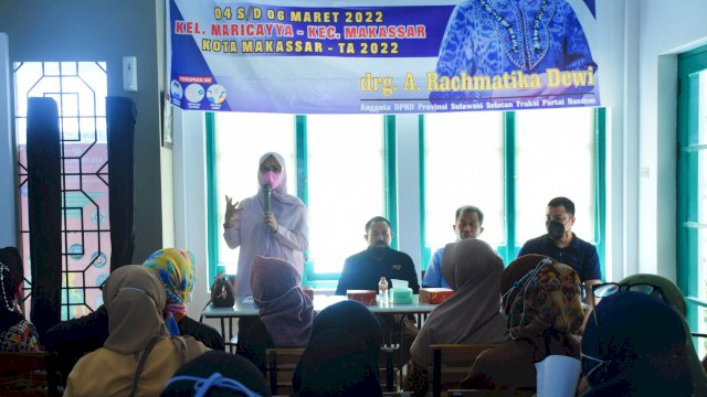 Ketua Komisi B DPRD Sulsel, Andi Rachmatika Dewi sosialisasi nilai-nilai Kebangsaan "Keagamaan" di Kedai Papaong, Jl Rusa, Sabtu (5/3/2022).