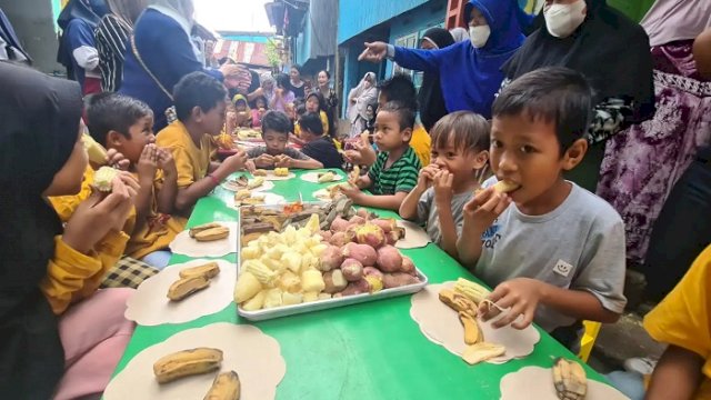 DPPPA Makassar Ikut Festival Rebus Bersama Siswa, Hadirkan Ubi hingga Pisang Rebus