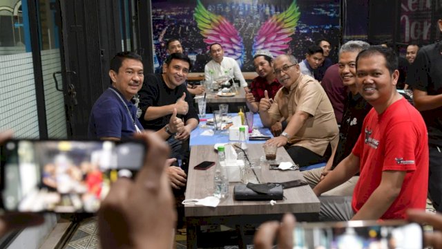 Ketua PDI Perjuangan Sulsel, Andi Ridwan Wittiri bertemu Calon Gubernur Sulsel, Ilham Arief Sirajuddin. 