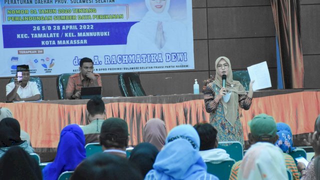 Anggota DPRD Sulsel, Andi Rachmatika Dewi sosialisasikan Penyebarluasan Perda Perlindungan Sumber Daya Perikanan di Balai Diklat Pemprov Sulsel, Kamis (28/4/2022).