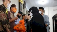 Safari Ramadhan, Fatmawati Rusdi Bagikan Ratusan Paket Sembako