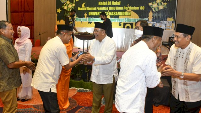 Calon Gubernur Sulsel, Ilham Arief Sirajuddin (IAS) menghadiri halal bi halal Ikatan alumni Ilmu Pertanian Unhas, Kamis (5/5/2022).