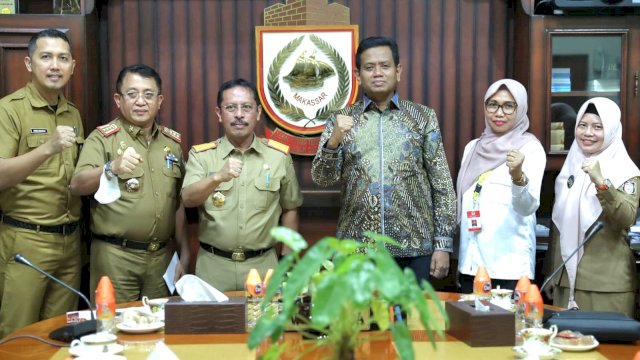 Sekda Kota Makassar, M Ansar menerima kunjungan Kemenpora, di Ruang Wali Kota Makassar, Selasa (10/5/2022).