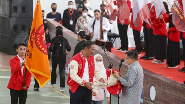 Pelantikan Amran Sulaiman sebagai Ketua Ikatan Keluarga Alumni (IKA) Unhas Periode 2022-2026.