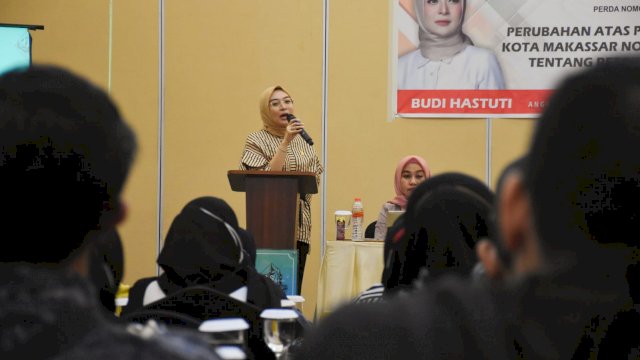 Anggota DPRD Makassar, Budi Hastuti sosialisasikan Perda Retribusi Jasa Usaha, di Hotel Khas Makassar, Rabu (18/5/2022).