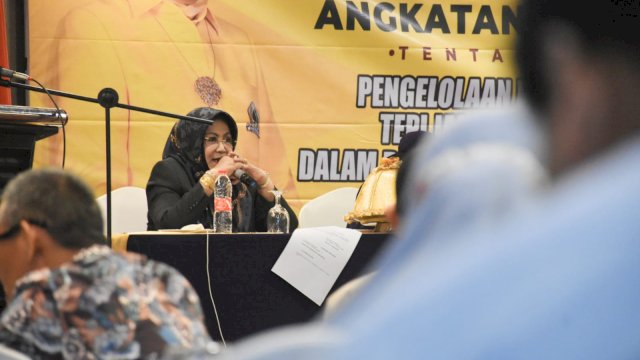 Anggota DPRD Makassar, Apiaty Amin Syam sosialisasikan Perda Pengelolaan Parkir di Tepi Jalan Umum dalam Daerah Kota Makassar, di Hotel Mercure, Jl AP Pettarani, Minggu (22/5/2022).