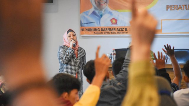 Anggota DPRD Makassar, Nunung Dasniar sosialisasikan Perda Kepemudaan, di Hotel D'Maleo, Selasa (31/5/2022).