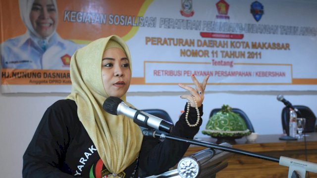 Anggota DPRD Makassar, Nunung Dasniar sosialisasikan Perda Retribusi Pelayanan Persampahan Dan Kebersihan, di Hotel D'Maleo, Jumat (3/6/2022).