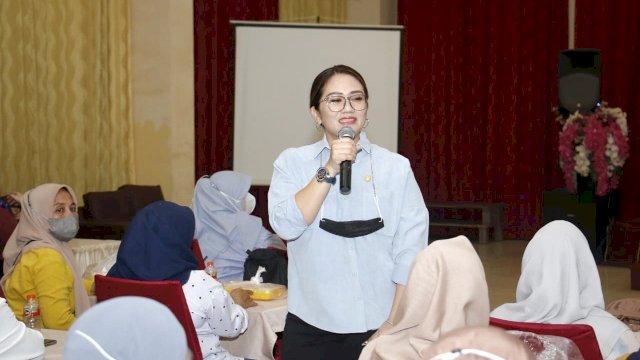Legislator Golkar Sulsel, Debbie Rusdin serap Aspirasi Warga Bontoala, Selasa (7/6/2022).