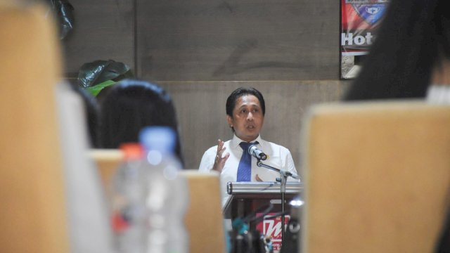 Anggota DPRD Makassar, Mesakh Raymond Rantepadang sosialisasikan Perda Tanggung Jawab Sosial dan Lingkungan Perusahaan (TSLP), di Hotel Grand Maleo, Minggu (12/6/2022).