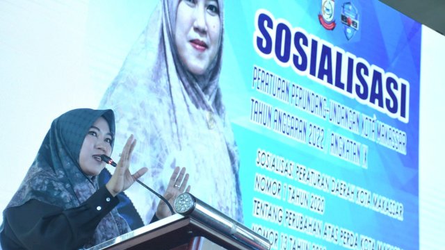 Ketua Fraksi Demokrat Makassar, Fatma Wahyuddin sosialisasikan Perda Retribusi Jasa Usaha, di Hotel ASTON, Sabtu (25/6/2022).