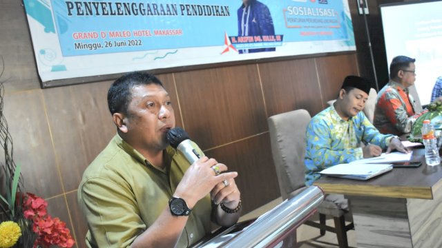 Anggota DPRD Makassar, Arifin Dg Kulle sosialisasikan Perda Penyelenggaraan Pendidikan, di Hotel Maleo, Jl Pelita Raya, Minggu (26/6/2022).