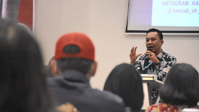 Anggota DPRD Makassar Fraksi Gerindra, Kasrudi sosialisasikan Perda Rumah Susun, di Hotel Grand Imawan, Minggu (26/6/2022).