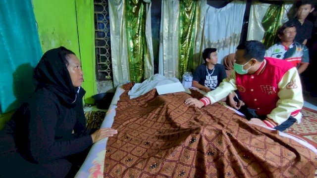 Melayat Korban Meninggal di Eks Mattoanging, Andi Sudirman Angkat Saudara Sulungnya Jadi Anggota Satpol-PP