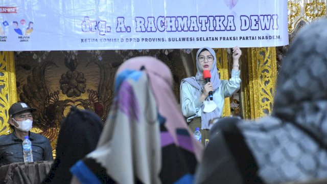 Anggota DPRD Sulsel, Andi Rachmatika Dewi sosialisasikan Rencana Pembangunan Jangka Menengah Daerah (RPJMD) Sulsel Tahun 2018-2023, di Gedung Muhammadiyah, Jumat (8/7/2022).