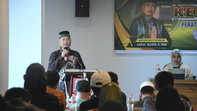 Anggota DPRD Makassar, Abdul Wahid sosialisasikan Perda Kawasan Tanpa Rokok (KTR), di Hotel D'Maleo, Jl Pelita Raya, Minggu (24/7/2022).