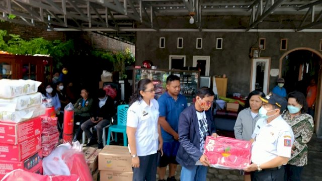 Buffer Stok Logistik Pemprov Sulsel Disalurkan untuk Korban Kebakaran di Tana Toraja