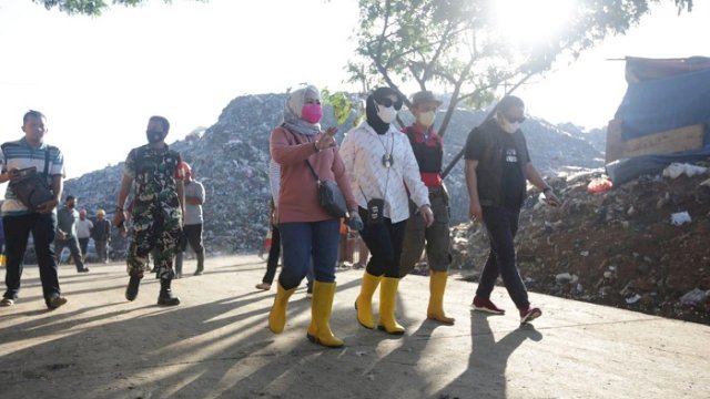 Wawali Sebut Perlu Penambahan Armada dan Alat Berat Sampah di TPA Antang