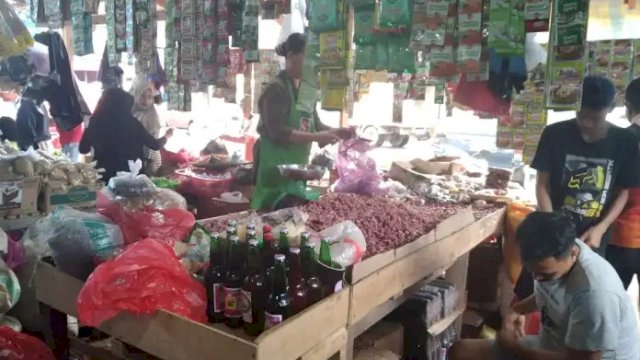 Stok Kebutuhan Pokok di Pasar Sentral Sinjai Aman Jelang Lebaran Idul Adha