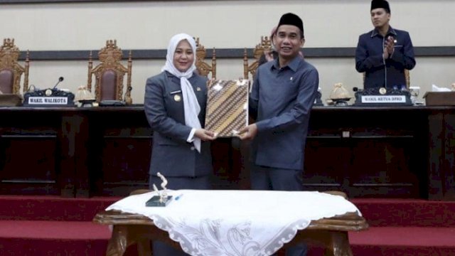 Makassar Kini Miliki Perda Perlindungan Guru, Diteken Ketua DPRD dan Wakil Walikota
