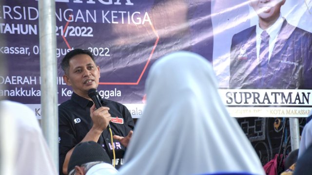 Anggota DPRD Makassar, Supratman dengar keluhan warga Manggala, saat reses masa sidang ketiga tahun 2021-2022, Jl Antang Raya Kampung Pannara, Jumat (5/8/2022).