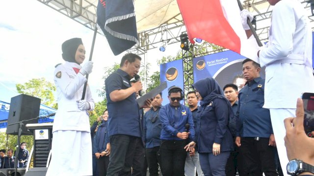 Ketua NasDem Sulsel, Rusdi Masse melantik Putri Dakka sebagai Ketua NasDem Luwu Utara, Kamis (11/8/2022).