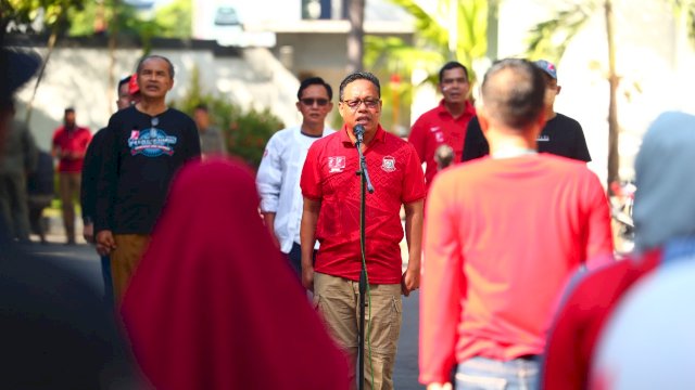 Sekretariat DPRD Makassar, H Dahyal membuka dengan resmi Porseni yang dihadiri para Pejabat Struktural lingkup Sekretariat DPRD Kota Makassar, Selasa (16/8/2022).