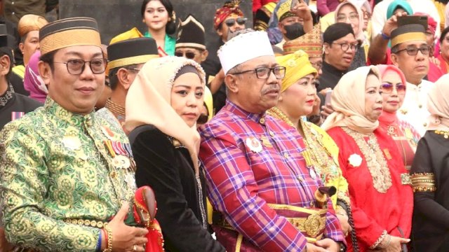 Anggota DPRD Makassar, Nunung Dasniar (dua kiri) menghadiri pengukuhan pengurus DPP Matra, di Provinsi Bali, Selasa (16/8/2022).