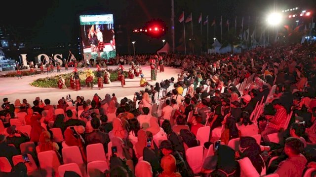 Danny Nonton Pertunjukan Daeng Mangalle, Kisah Heroik Anak Makassar
