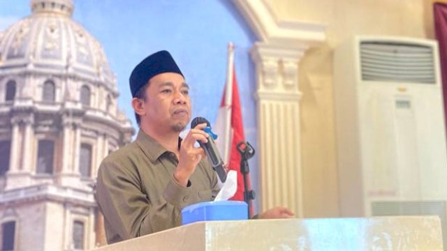 Anggota DPRD Makassar, Kasrudi sosialisasikan Perda Retribusi Pelayanan Persampahan/Kebersihan, di Hotel Grand Town, Jalan Pengayoman, Jumat (23/9/2022).