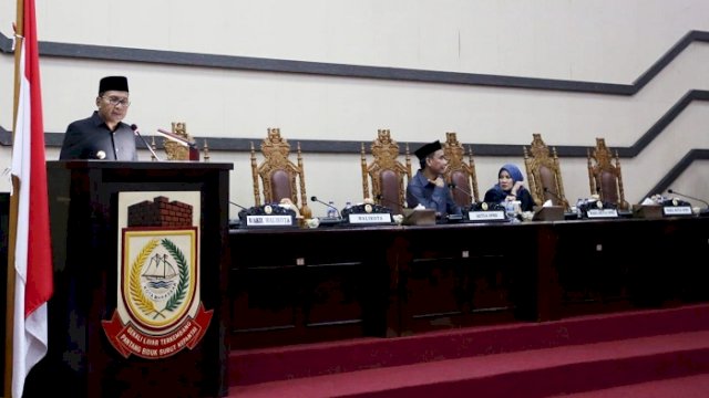 Walikota Paparkan Dua Ranperda saat Rapat Paripurna dengan DPRD Makassar
