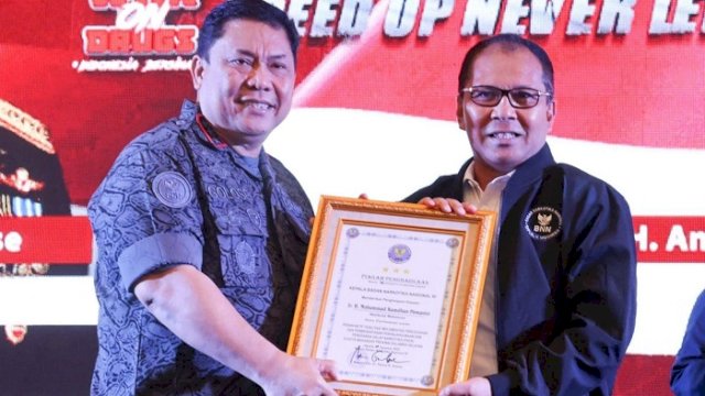 Inovasi Lorong Wisata Bersinar Antarkan Walikota Makassar Raih Penghargaan